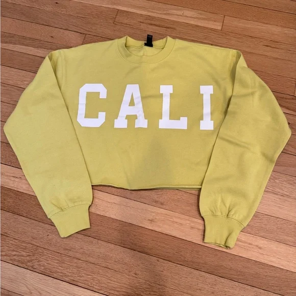WILD FABLE Cropped 'CALI' Crewneck Sweatshirt - Yellow - Picture 1 of 1